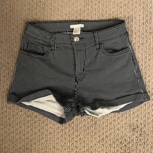 Striped stretchy denim stripped shorts